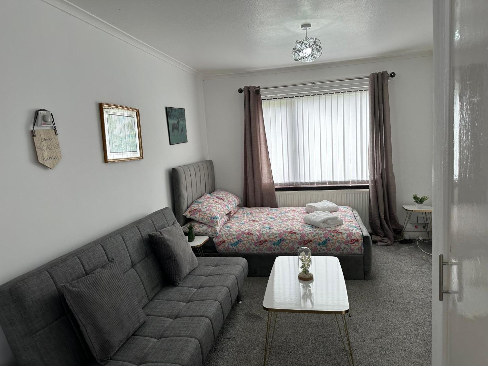 Lovely 3 Bedroom House Close To City Centre Peterlee Exterior foto
